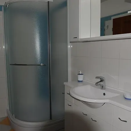 - Diklo 5880e Apartmán *